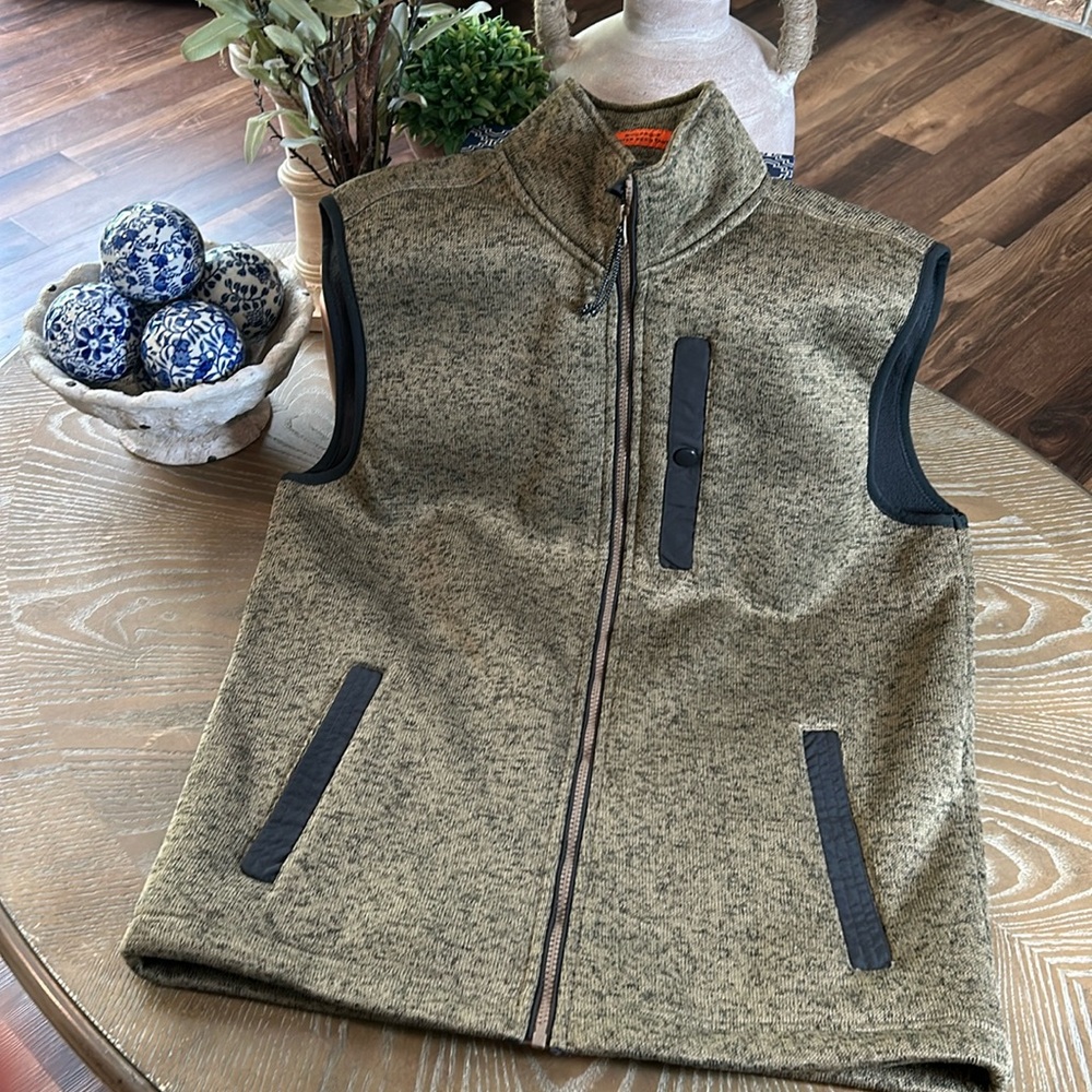 NWOT! Men St. John’s Bay Wind Proof Water Resistant Outerwear Jacket Vest Small
